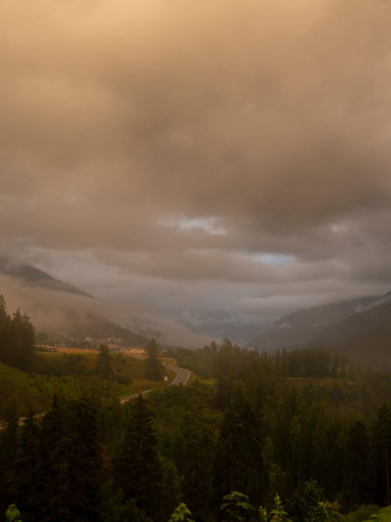 Gewitter über Scuol